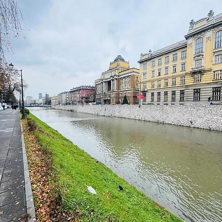 شقة The Riverside Harmony - Parking Available - Walk Everywhere