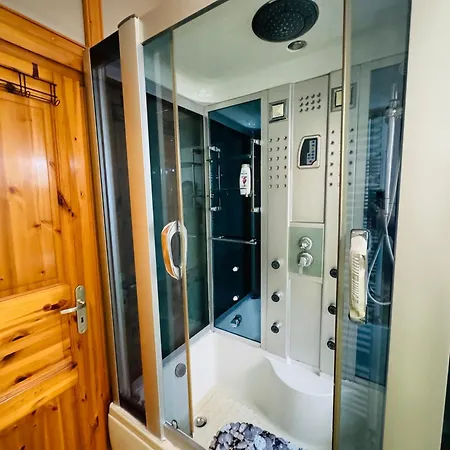 The Riverside Harmony - Parking Available - Walk Everywhere