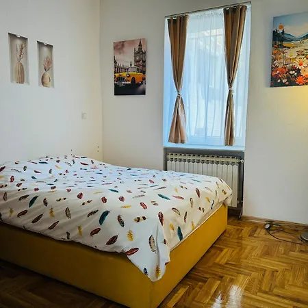 The Riverside Harmony - Parking Available - Walk Everywhere Apartmán